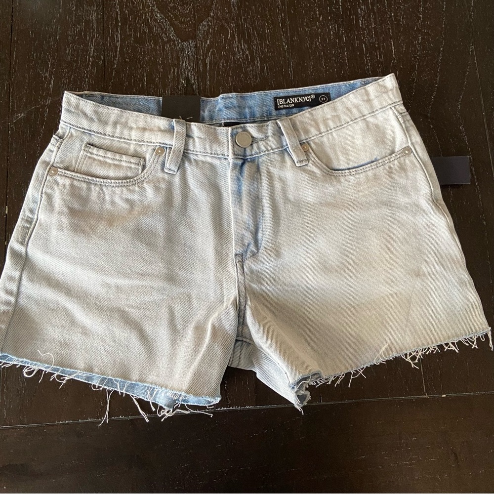 BLANK NYC The Fulton Light Wash Raw‎ Hem Blue Jean High Waist Shorts Size 27 NWT
